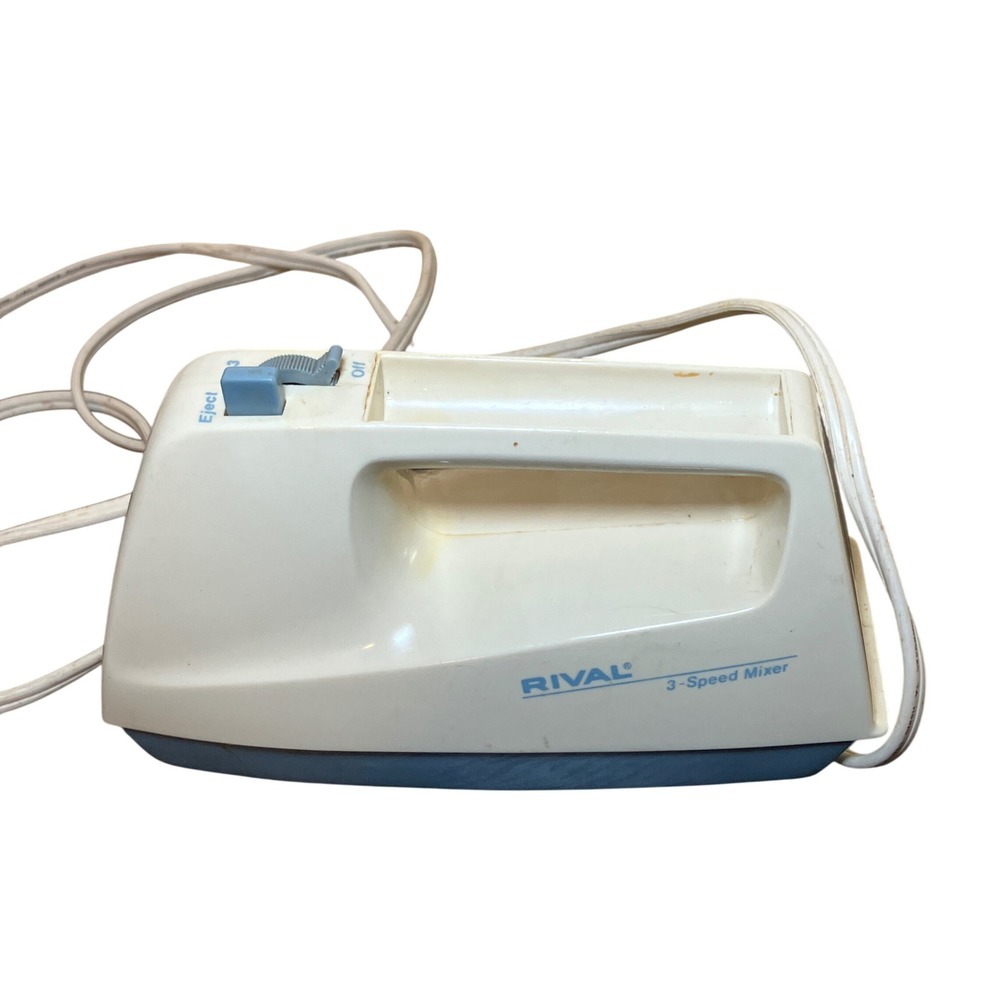 Rival 3-Speed Portable Hand Mixer Model 433 White Blue with 2 Sets of Beaters - Picture 2 of 9